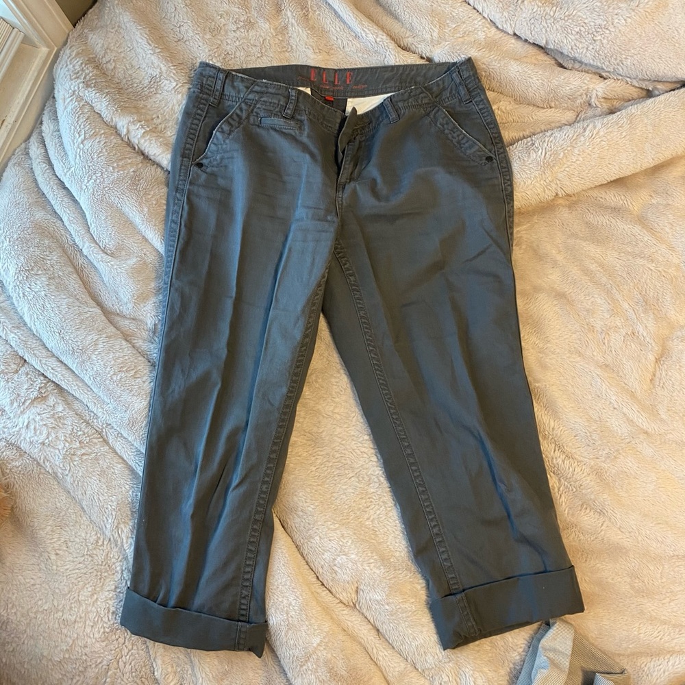 dark grey capris